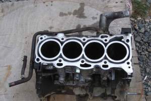 блок двигателя 1AZFSE TOYOTA NOAH AZR65 (Тойота Ноах )