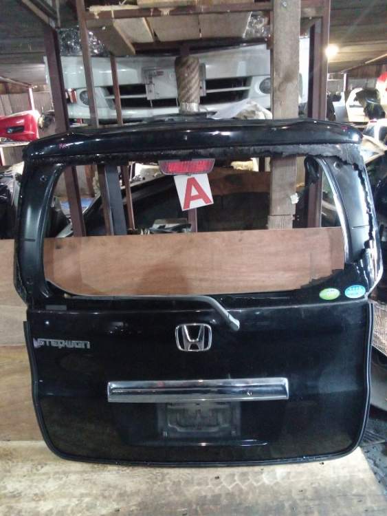 Дверь 5-я Honda Stepwagon RK1   черный