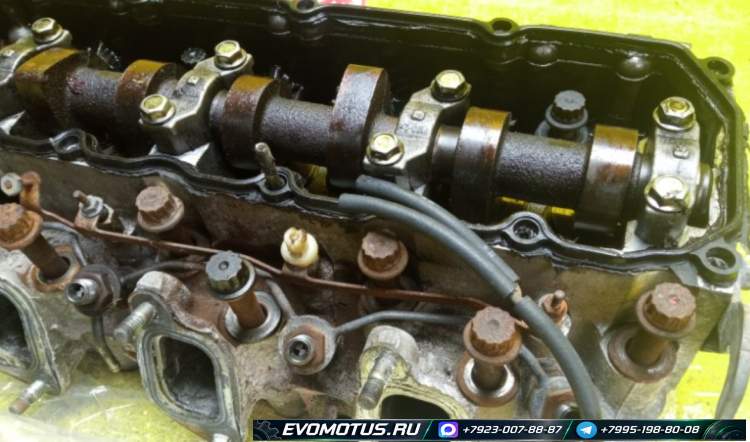 головка блока цилиндров на  1KZ NEW TOYOTA REGIUS KCH46W ( тойота региус)