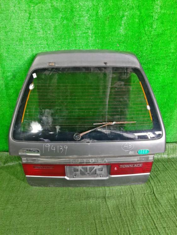 дверь пятая на TOYOTA TOWN ACE CR30;CR22;CR31;CR21;YR30;CR36;YR21;CR27;CR38 (Тойота Таун Эйс) СЕРЫЙ