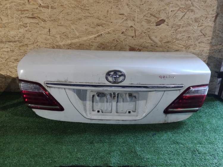 Крышка багажника Toyota Crown GRS200