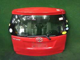 дверь пятая на 1nr-fe TOYOTA RACTIS ncp120 (Тойота Рактис ) красный задняя   